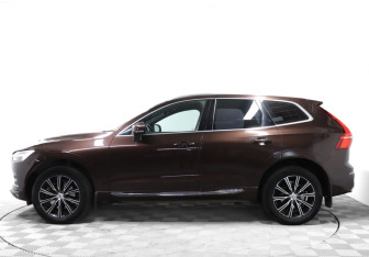 Подержанный автомобиль Volvo XC60 2018 года (8 фото)
