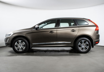 Подержанный автомобиль Volvo XC60 2014 года (8 фото)