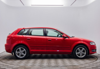 Подержанный автомобиль Audi A3 Hatchback 2012 года (6 фото)