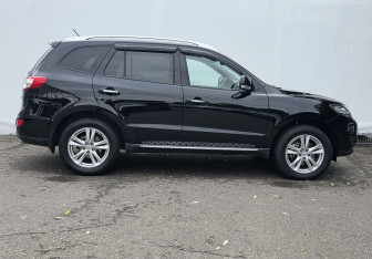 Подержанный автомобиль Hyundai Santa Fe 2010 года (4 фото)