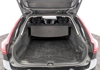 Подержанный автомобиль Volvo V90 Cross Country 2019 года (10 фото)