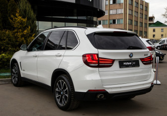 Подержанный автомобиль BMW X5 2014 года (5 фото)