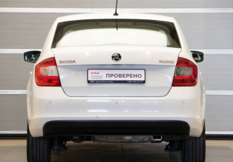 Подержанный автомобиль Skoda Rapid Liftback 2016 года (5 фото)