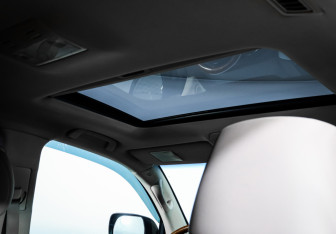 Подержанный автомобиль Toyota Land Cruiser Suv 2013 года (16 фото)