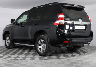 Подержанный автомобиль Toyota Land Cruiser Prado 2013 года (7 фото)