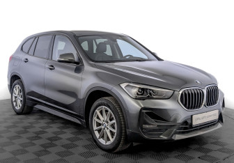 Подержанный автомобиль BMW X1 2021 года (3 фото)