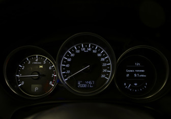 Подержанный автомобиль Mazda CX-5 2016 года (10 фото)