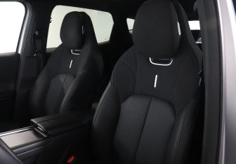 Подержанный автомобиль Omoda C7 2025 года (17 фото)