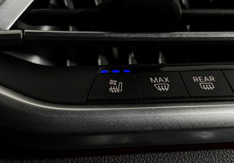 Подержанный автомобиль BMW X6 M 2020 года (23 фото)