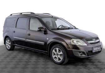 Подержанный автомобиль LADA (ВАЗ) Largus Wagon 2018 года (3 фото)