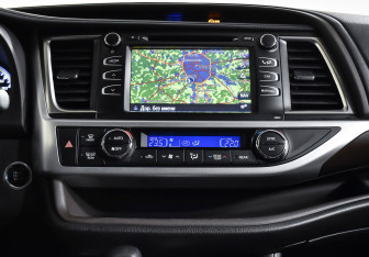 Подержанный автомобиль Toyota Highlander 2015 года (12 фото)