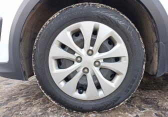 Подержанный автомобиль Kia Rio Hatchback 2020 года (9 фото)