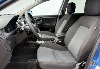 Подержанный автомобиль Kia Ceed Hatchback 2011 года (10 фото)