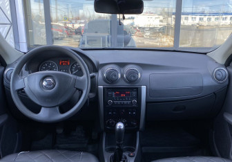 Подержанный автомобиль Nissan Almera Sedan 2015 года (14 фото)