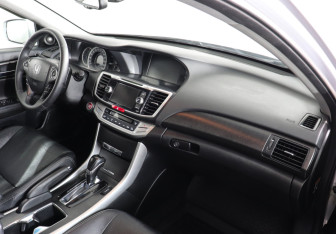 Подержанный автомобиль Honda Accord Sedan 2013 года (6 фото)