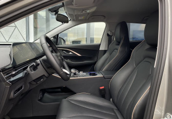 Подержанный автомобиль Omoda C5 2023 года (24 фото)