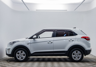 Подержанный автомобиль Hyundai Creta 2017 года (8 фото)