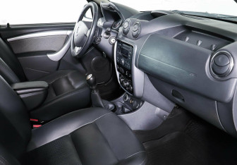 Подержанный автомобиль Renault Duster 2012 года (10 фото)