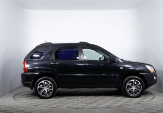 Подержанный автомобиль Kia Sportage 2009 года (4 фото)