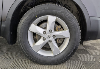 Подержанный автомобиль Nissan Qashqai 2011 года (12 фото)