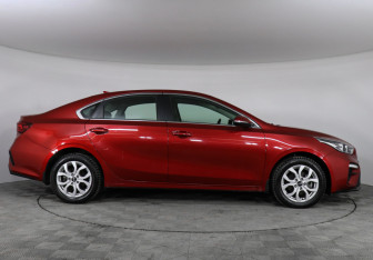 Подержанный автомобиль Kia Cerato Sedan 2020 года (4 фото)