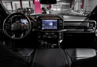 Подержанный автомобиль Ford F-150 2022 года (10 фото)