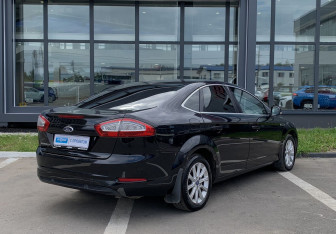 Подержанный автомобиль Ford Mondeo Sedan 2012 года (6 фото)