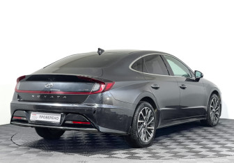 Подержанный автомобиль Hyundai Sonata 2022 года (5 фото)