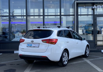 Подержанный автомобиль Kia Ceed Wagon 2014 года (5 фото)