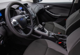 Подержанный автомобиль Ford Focus Sedan 2011 года (10 фото)