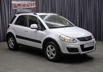 Подержанный автомобиль Suzuki SX4 Hatchback 2014 года (3 фото)