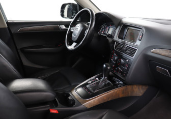 Подержанный автомобиль Audi Q5 2011 года (9 фото)