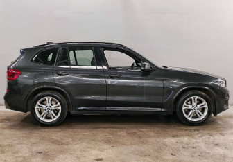 Подержанный автомобиль BMW X3 2018 года (4 фото)