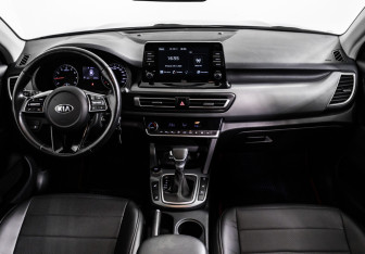 Подержанный автомобиль Kia Seltos 2020 года (11 фото)