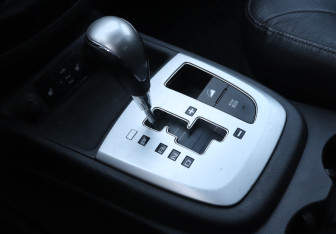 Подержанный автомобиль Hyundai Santa Fe 2011 года (14 фото)