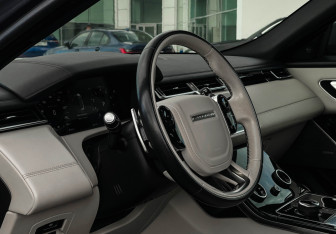 Подержанный автомобиль Land Rover Range Rover Velar 2018 года (13 фото)