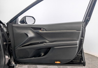 Подержанный автомобиль Toyota Camry Sedan 2020 года (25 фото)