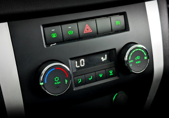 Подержанный автомобиль УАЗ Patriot 2024 года (24 фото)