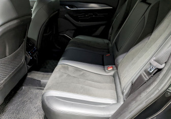 Подержанный автомобиль Geely Monjaro 2024 года (16 фото)