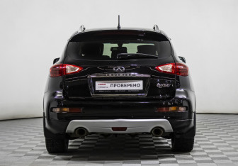 Подержанный автомобиль Infiniti QX50 2016 года (6 фото)