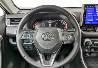 Подержанный автомобиль Toyota RAV4 2021 года (22 фото)