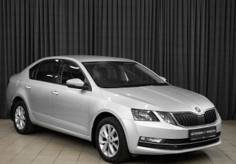 Подержанный автомобиль Skoda Octavia Liftback 2017 года (3 фото)