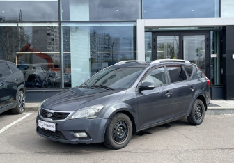 Подержанный автомобиль Kia Ceed Wagon 2011 года (1 фото)