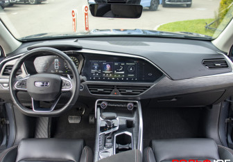 Подержанный автомобиль Geely Tugella 2022 года (21 фото)