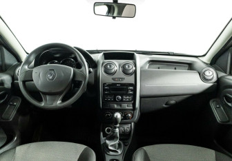 Подержанный автомобиль Renault Duster 2019 года (6 фото)