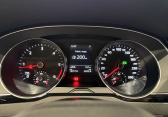 Подержанный автомобиль Volkswagen Passat Wagon 2019 года (15 фото)
