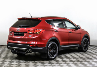 Подержанный автомобиль Hyundai Santa Fe 2013 года (3 фото)
