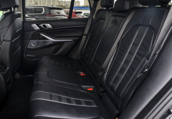 Подержанный автомобиль BMW X5 2019 года (14 фото)