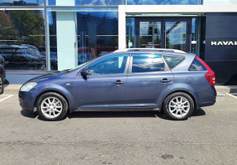 Подержанный автомобиль Kia Ceed Wagon 2009 года (8 фото)