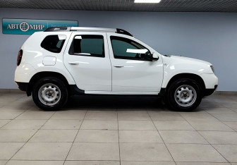 Подержанный автомобиль Renault Duster 2018 года (4 фото)